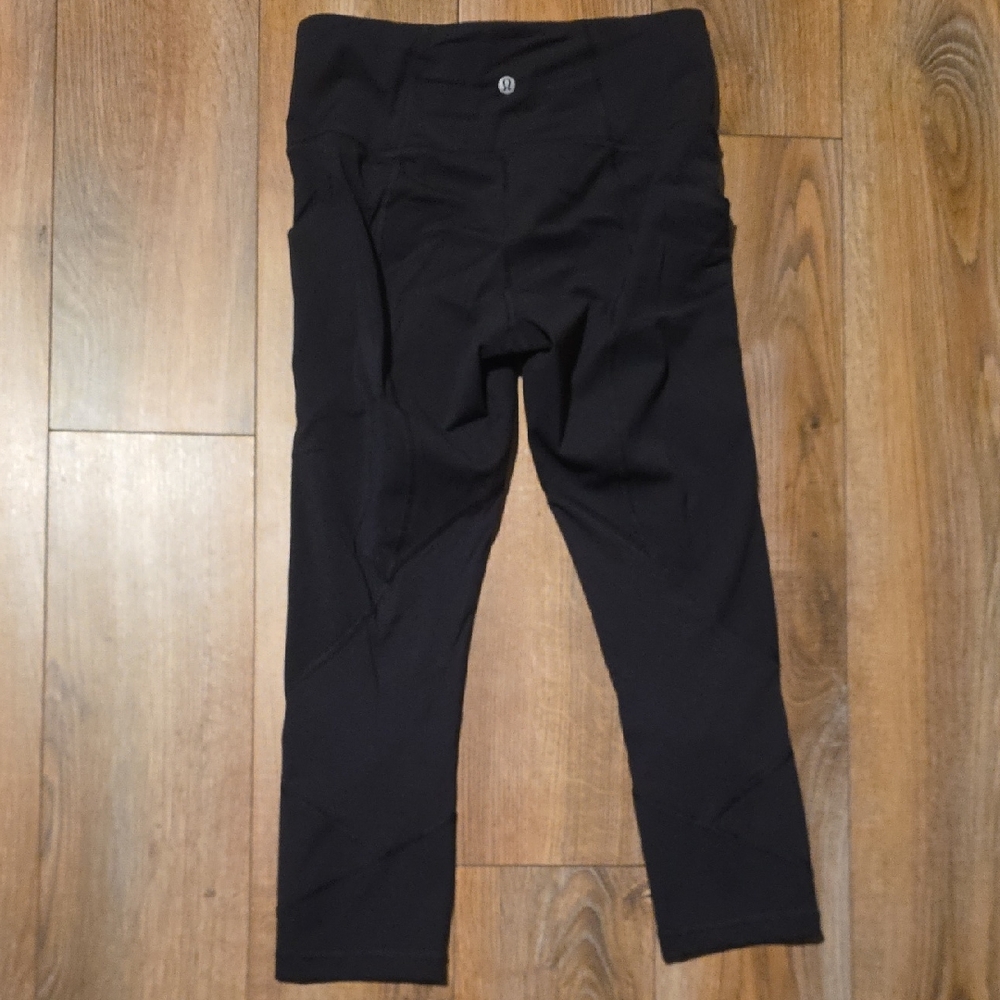 Lululemon Black Cropped Leggings